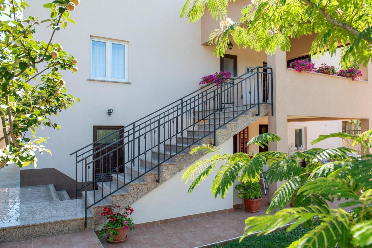Apartmani Antonija Vozilici エクステリア 写真