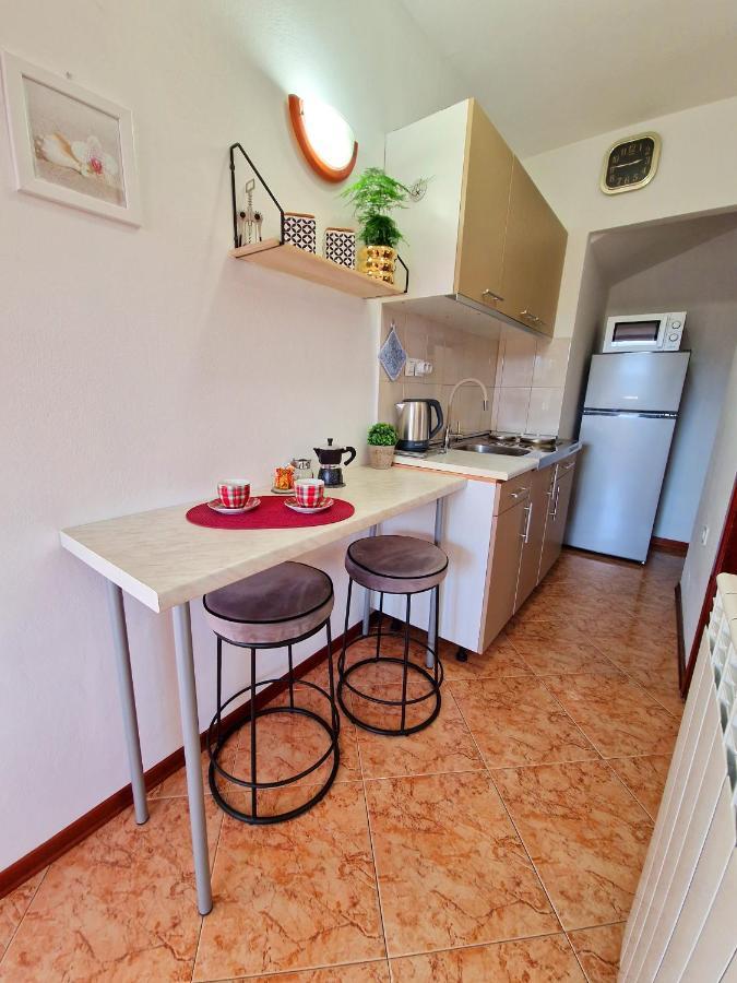 Apartmani Antonija Vozilici エクステリア 写真