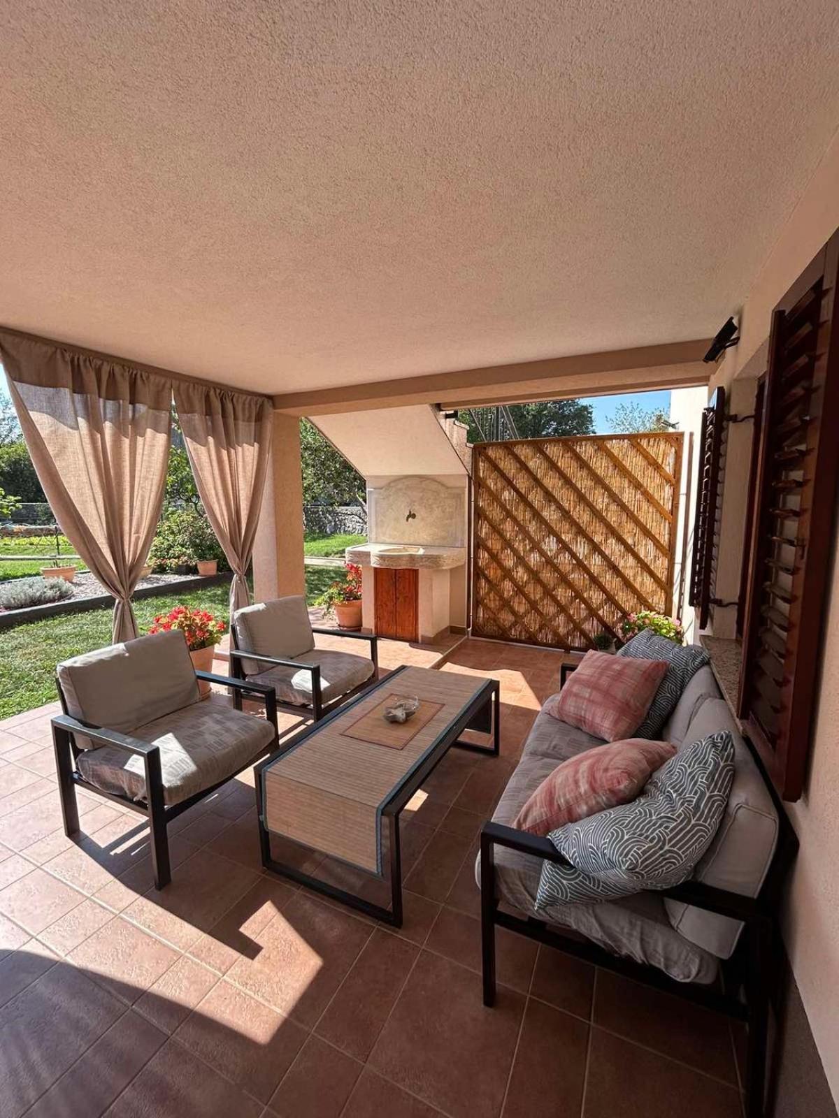 Apartmani Antonija Vozilici エクステリア 写真